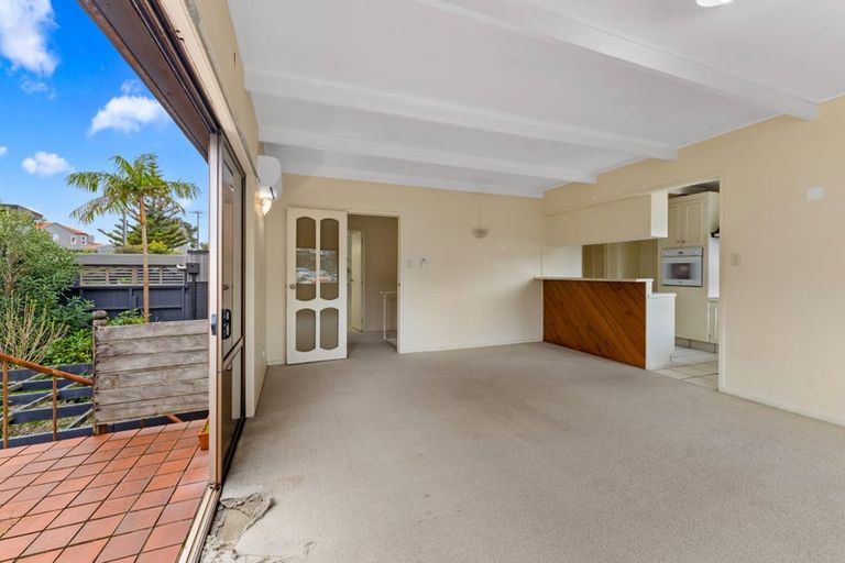 Photo of property in 2/3 Omana Road, Milford, Auckland, 0620