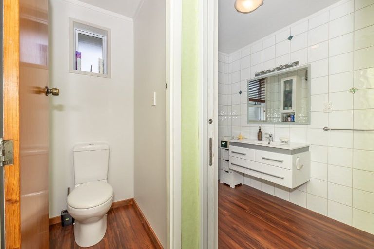 Photo of property in 38 Lyndhurst Street, Westport, 7825