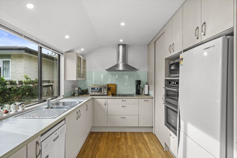 Photo of property in 6b Saint Leonards Square, Sumner, Christchurch, 8081