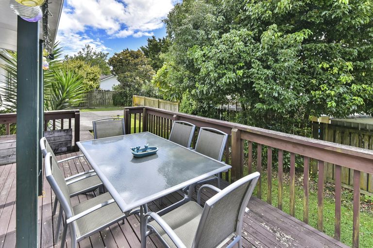 Photo of property in 2/90 Wattle Farm Road, Wattle Downs, Auckland, 2103