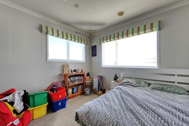 Photo of property in 66 Aotea Drive, Aotea, Porirua, 5024