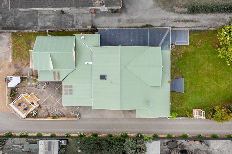 Photo of property in 10 Domain Road, Otaki, 5512