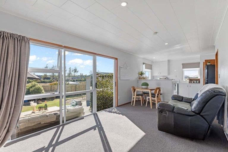 Photo of property in 28 Waitai Street, Castlecliff, Whanganui, 4501