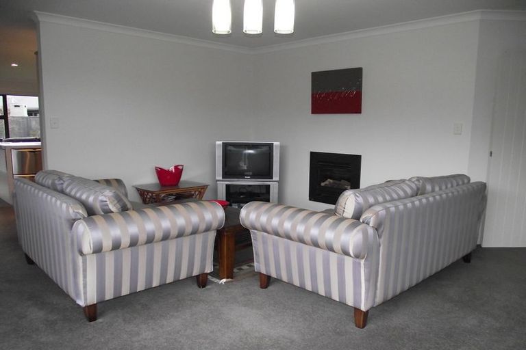 Photo of property in 19 Clearview Drive, Milson, Palmerston North, 4414