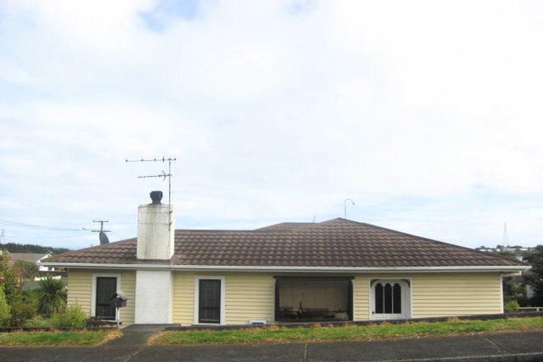 Photo of property in 1 Mount View Place, Spotswood, New Plymouth, 4310