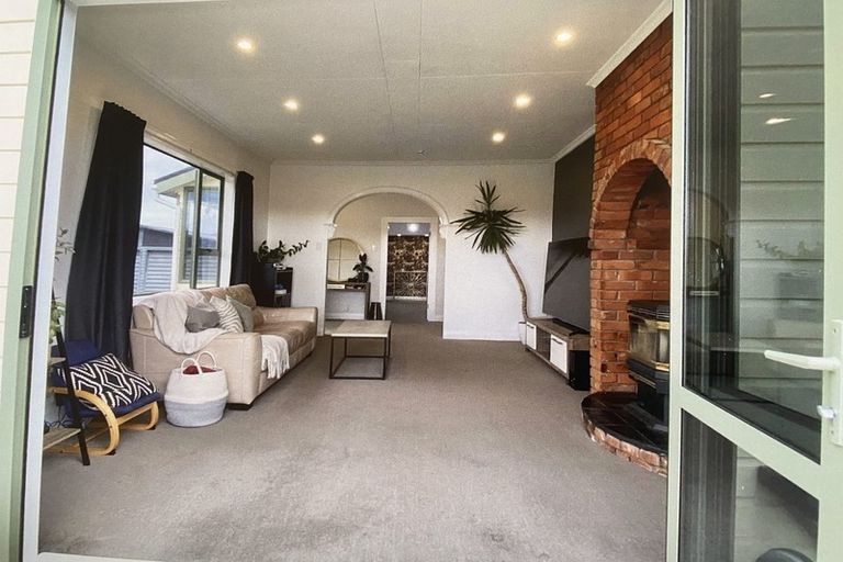 Photo of property in 17 Moa Street, Waikiwi, Invercargill, 9810