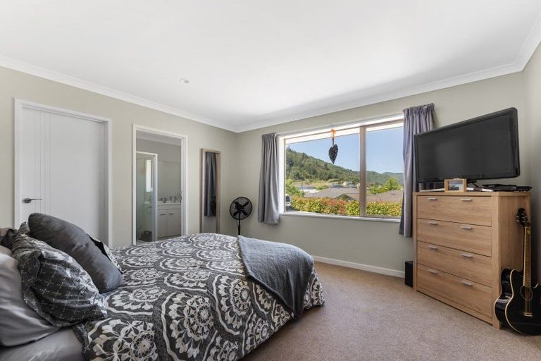 Photo of property in 2 Pukeko Place, Picton, 7220