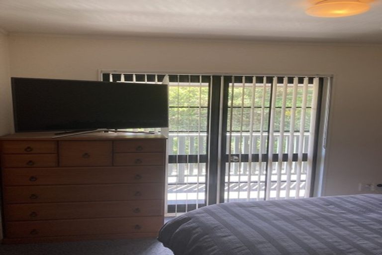 Photo of property in 18 Melrose Road, Island Bay, Wellington, 6023