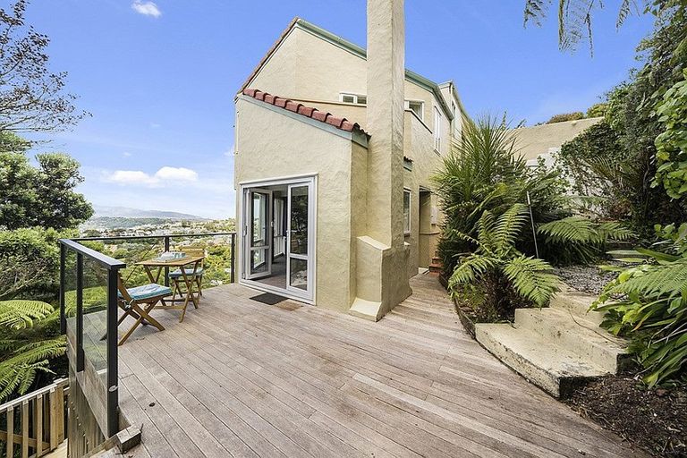 Photo of property in 51 Harbour View Road, Northland, Wellington, 6012