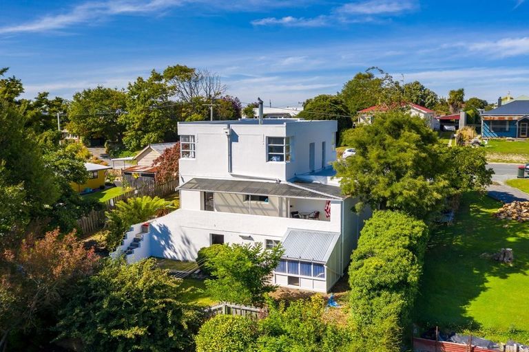 Photo of property in 6 Cossens Street, Balclutha, 9230