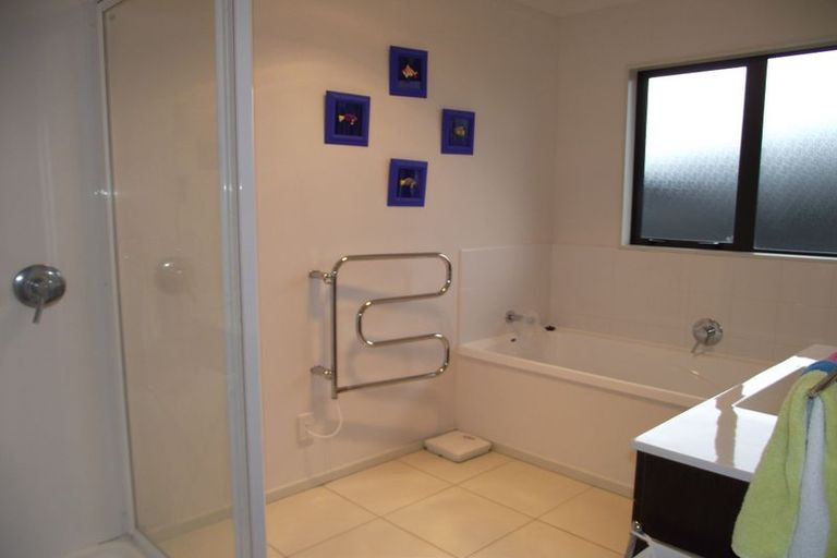 Photo of property in 19 Clearview Drive, Milson, Palmerston North, 4414