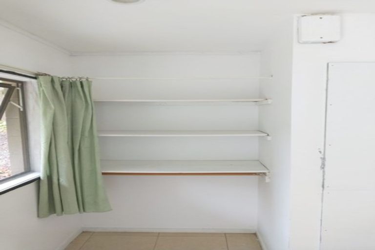 Photo of property in 15a Glen Vista Place, Bayview, Auckland, 0629