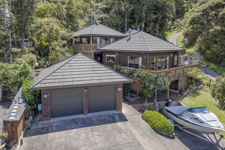 Photo of property in 2 Pohutukawa Grove, Whitianga, 3510
