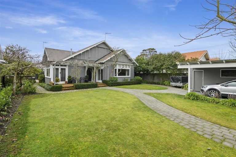 Photo of property in 12 Browns Road, St Albans, Christchurch, 8014