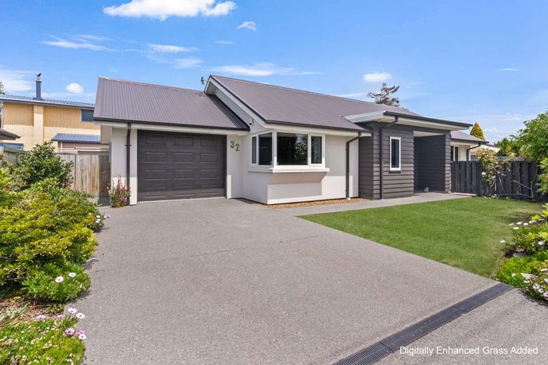 Photo of property in 32 Sylvia Street, Parklands, Christchurch, 8083