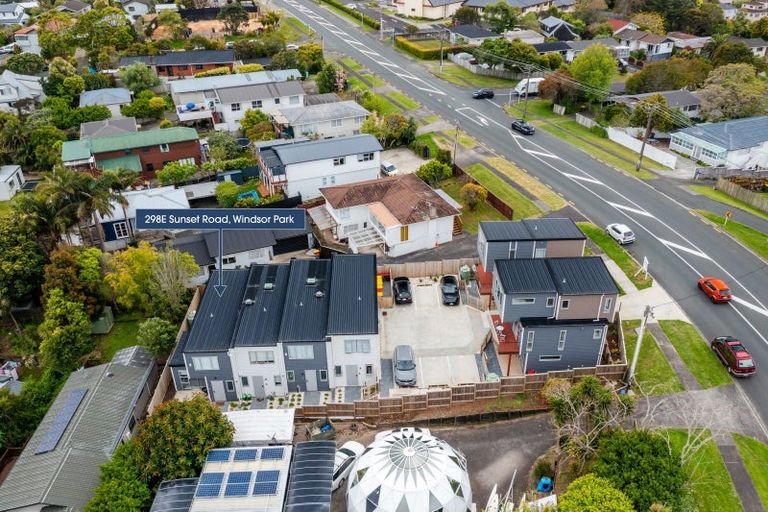 Photo of property in 298e Sunset Road, Windsor Park, Auckland, 0632