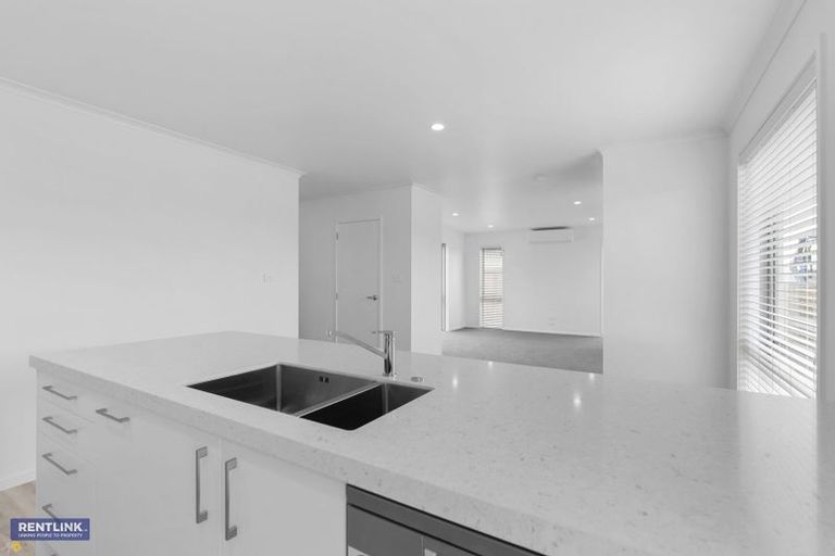 Photo of property in 182 Te Okuroa Drive, Papamoa, 3118