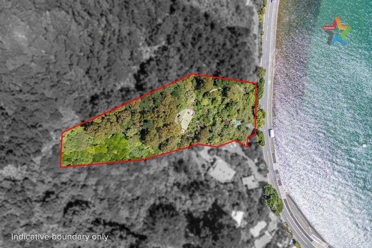 Photo of property in 321 Marine Drive, York Bay, Lower Hutt, 5013