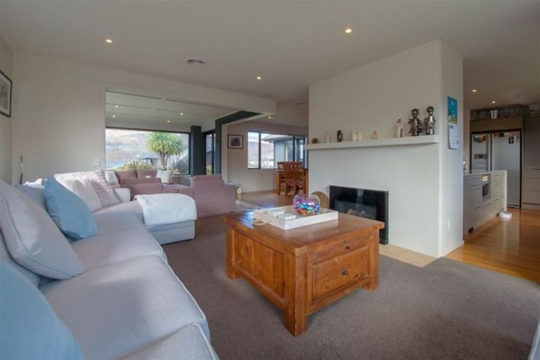 Photo of property in 21 De Bettencor Place, Mount Pisa, Cromwell, 9383