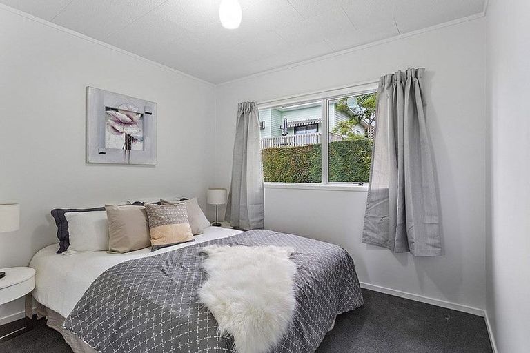 Photo of property in 2/105 Don Buck Road, Massey, Auckland, 0614
