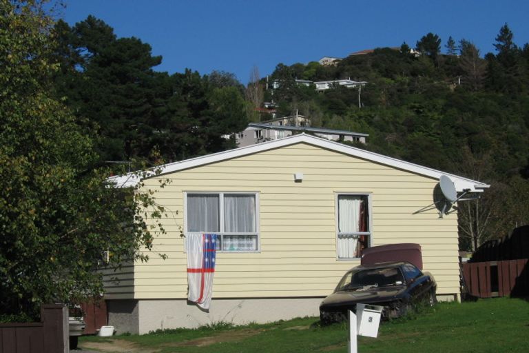 Photo of property in 3 Bogle Grove, Stokes Valley, Lower Hutt, 5019