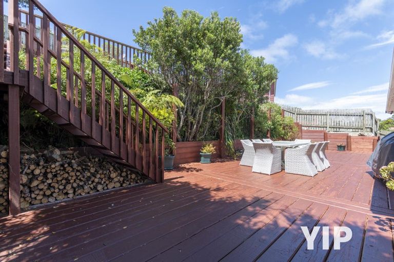 Photo of property in 18 Mandeville Crescent, Grenada Village, Wellington, 6037