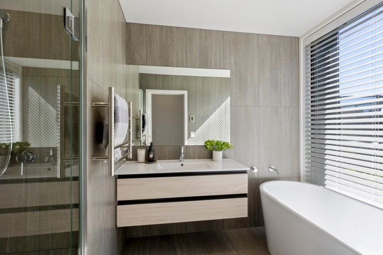 Photo of property in 7 Kotuku Lane, Jacks Point, Queenstown, 9371