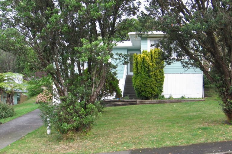 Photo of property in 55 Batchelor Street, Newlands, Wellington, 6037