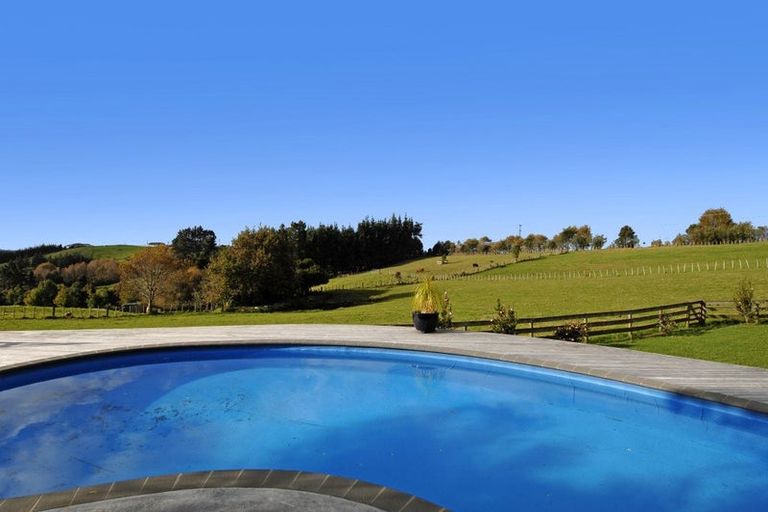 Photo of property in 1960 East Coast Road, Stillwater, Silverdale, 0993