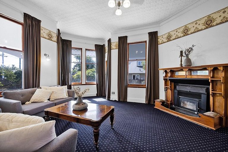 Photo of property in 68 Collins Street, Hawera, 4610