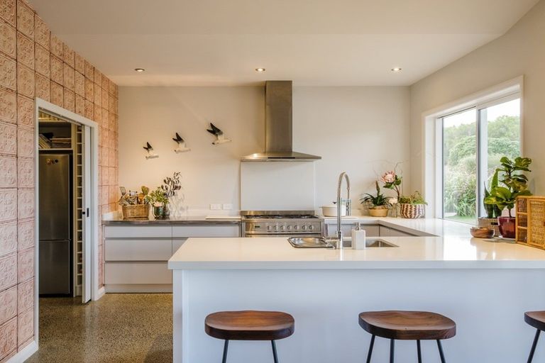 Photo of property in 58 Scarlys Way, Okitu, Gisborne, 4010