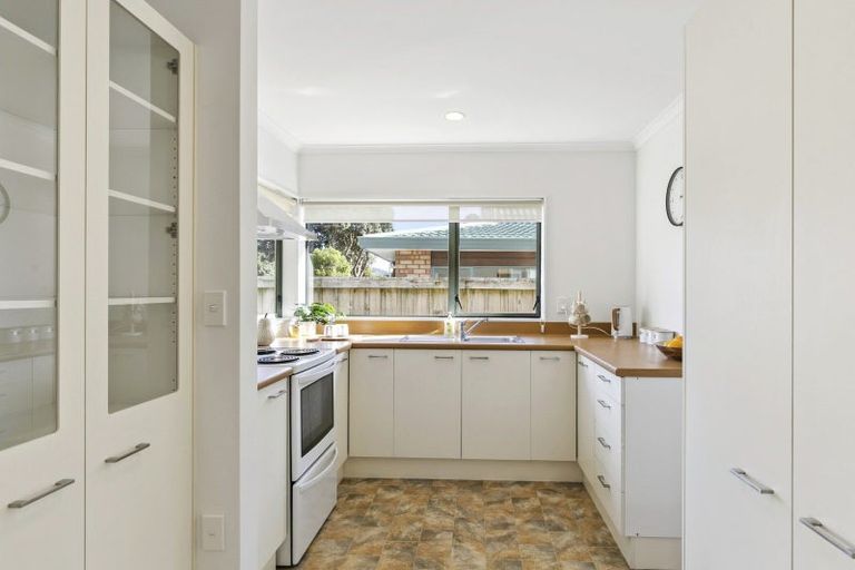 Photo of property in Redwood Village, 6/42 Main Road, Tawa, Wellington, 5028