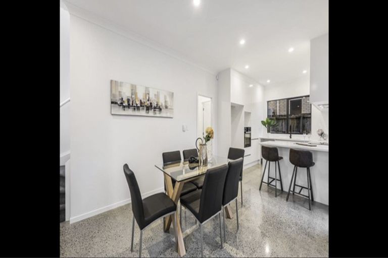 Photo of property in 118b Kervil Avenue, Te Atatu Peninsula, Auckland, 0610