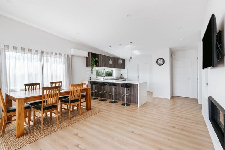 Photo of property in 60c Margaret Drive, Omokoroa, 3114