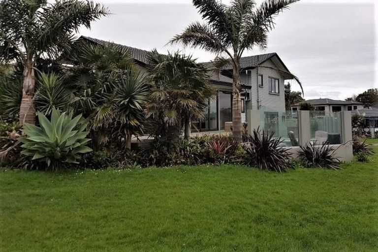 Photo of property in 37 St Annes Crescent, Wattle Downs, Auckland, 2103