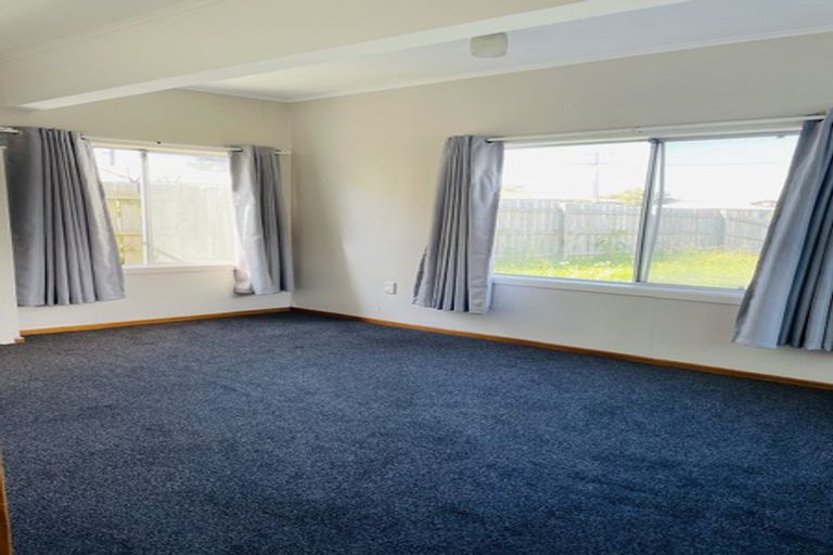 Photo of property in 51 Strid Road, Te Atatu South, Auckland, 0610
