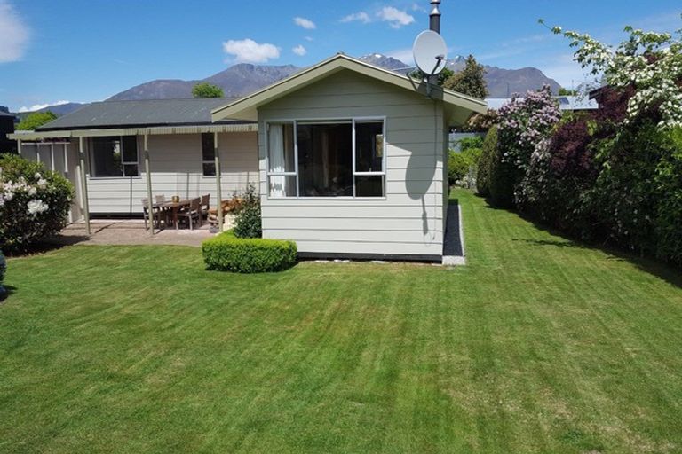 Photo of property in 11 Argyle Place, Arrowtown, 9302