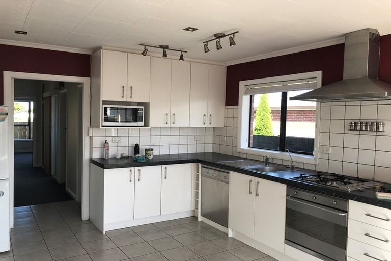 Photo of property in 83 Daniels Road, Redwood, Christchurch, 8051