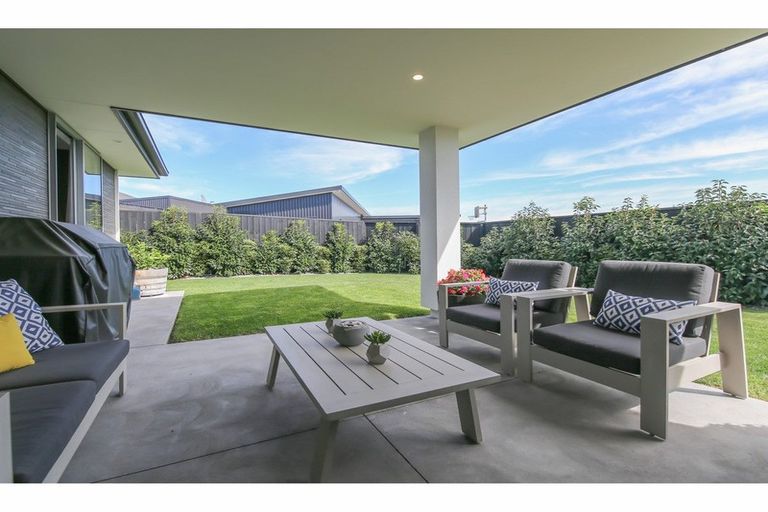 Photo of property in 15 Westpark Boulevard, Rangiora, 7400