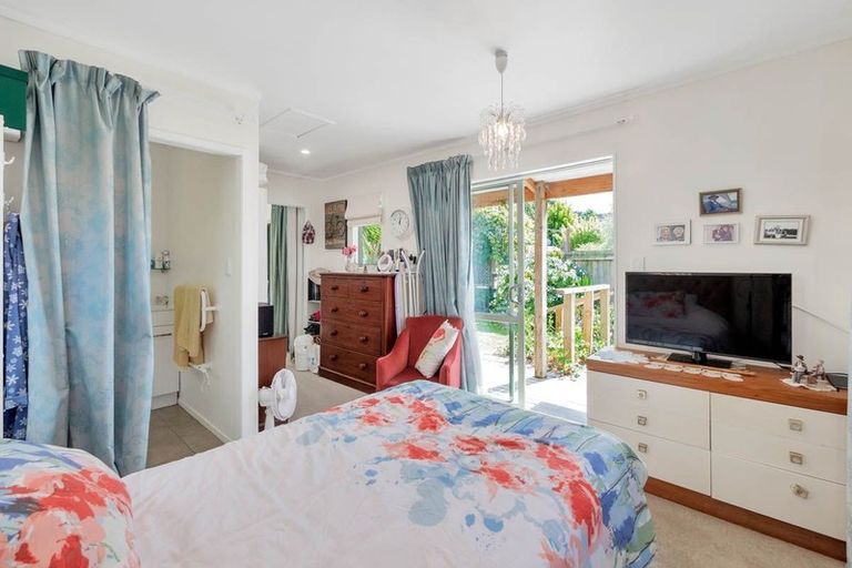 Photo of property in 38 Kashmir Road, Glen Eden, Auckland, 0602