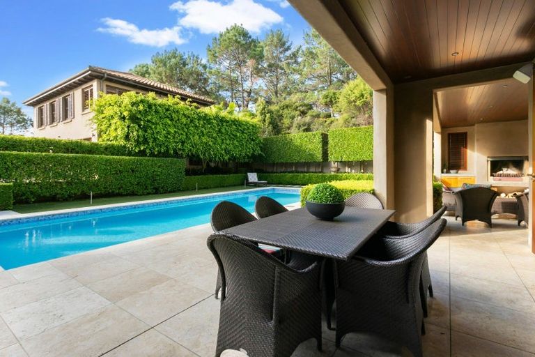 Photo of property in 137 Onetaunga Road, Chatswood, Auckland, 0626