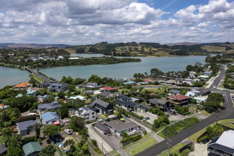 Photo of property in 10 Tahuna Avenue, Raglan, 3225