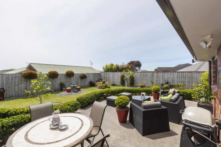 Photo of property in 17 Consort Close, Paraparaumu Beach, Paraparaumu, 5032