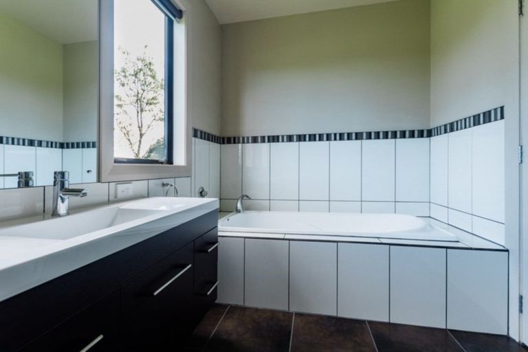 Photo of property in 232 Crow Road, Thomsons Crossing, Winton, 9781