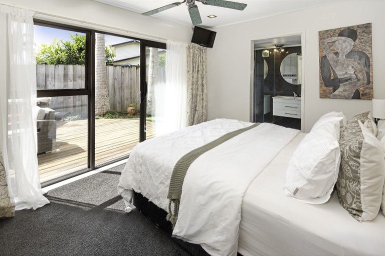 Photo of property in 4 Sarah Place, Farm Cove, Auckland, 2012