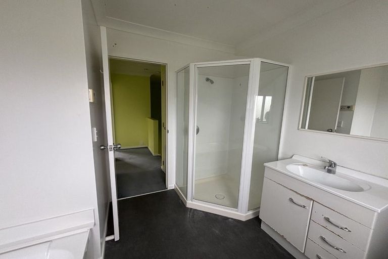 Photo of property in 78 Woodhouse Avenue, Karori, Wellington, 6012