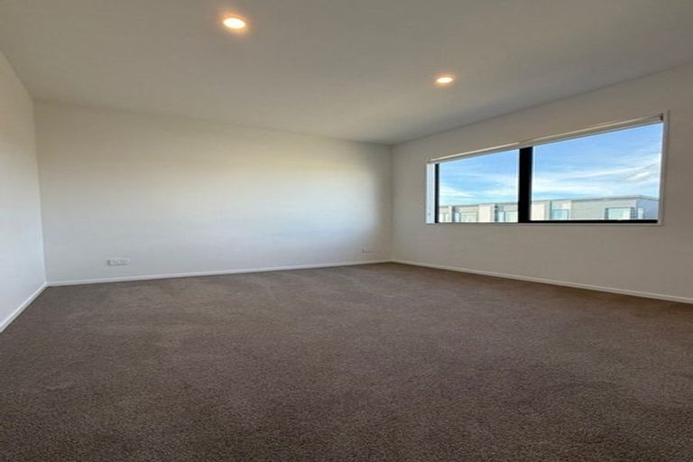 Photo of property in 5 Aquamarine Road, Rosehill, Papakura, 2113
