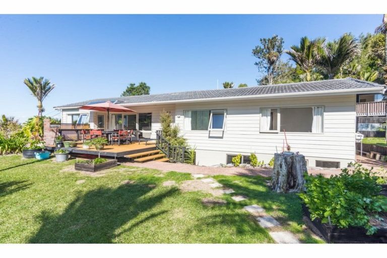 Photo of property in 177 Woodlands Park Road, Titirangi, Auckland, 0604