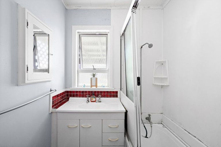 Photo of property in 79 Masefield Avenue, Maraenui, Napier, 4110