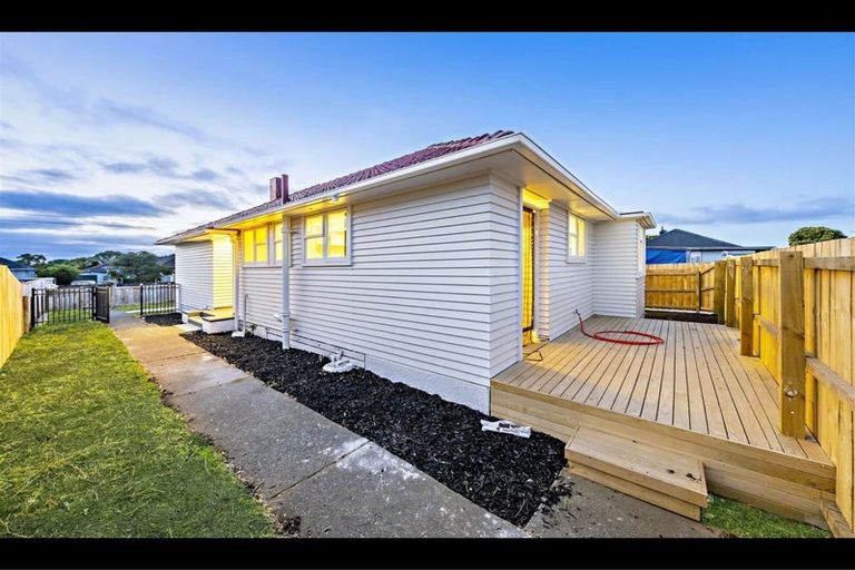 Photo of property in 46 Arimu Road, Papakura, 2110